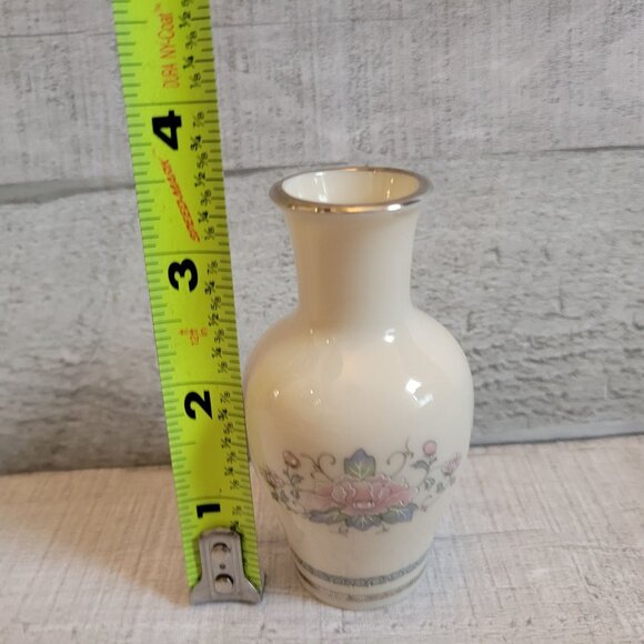 Lenox Charleston Ivory Porcelain Bud Vase With Floral Design & Gold Trim 4.5" - Picture 4 of 5